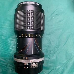 Nikon zoom NIKKOR lens